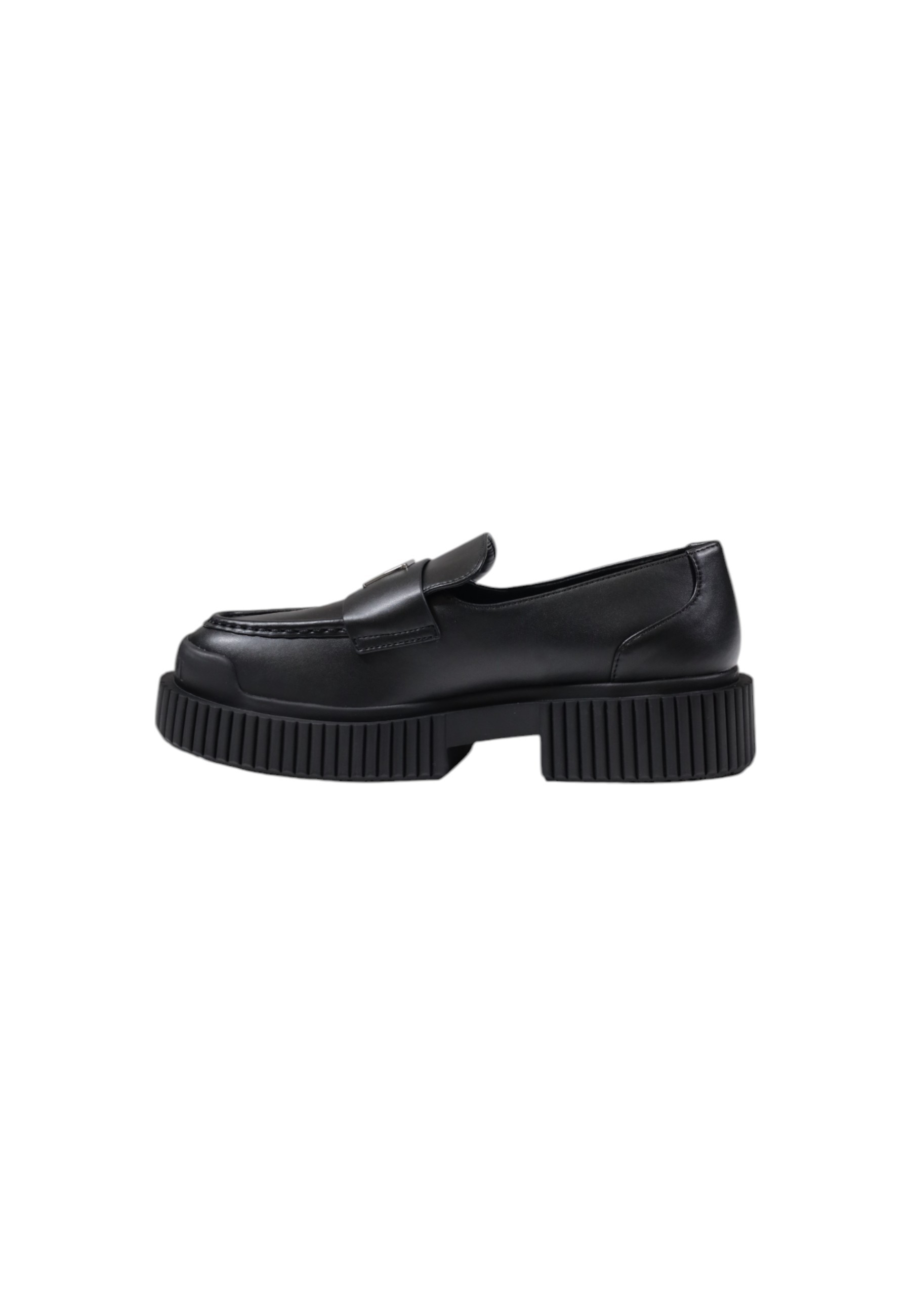 Armani Exchange Moccassin 3
