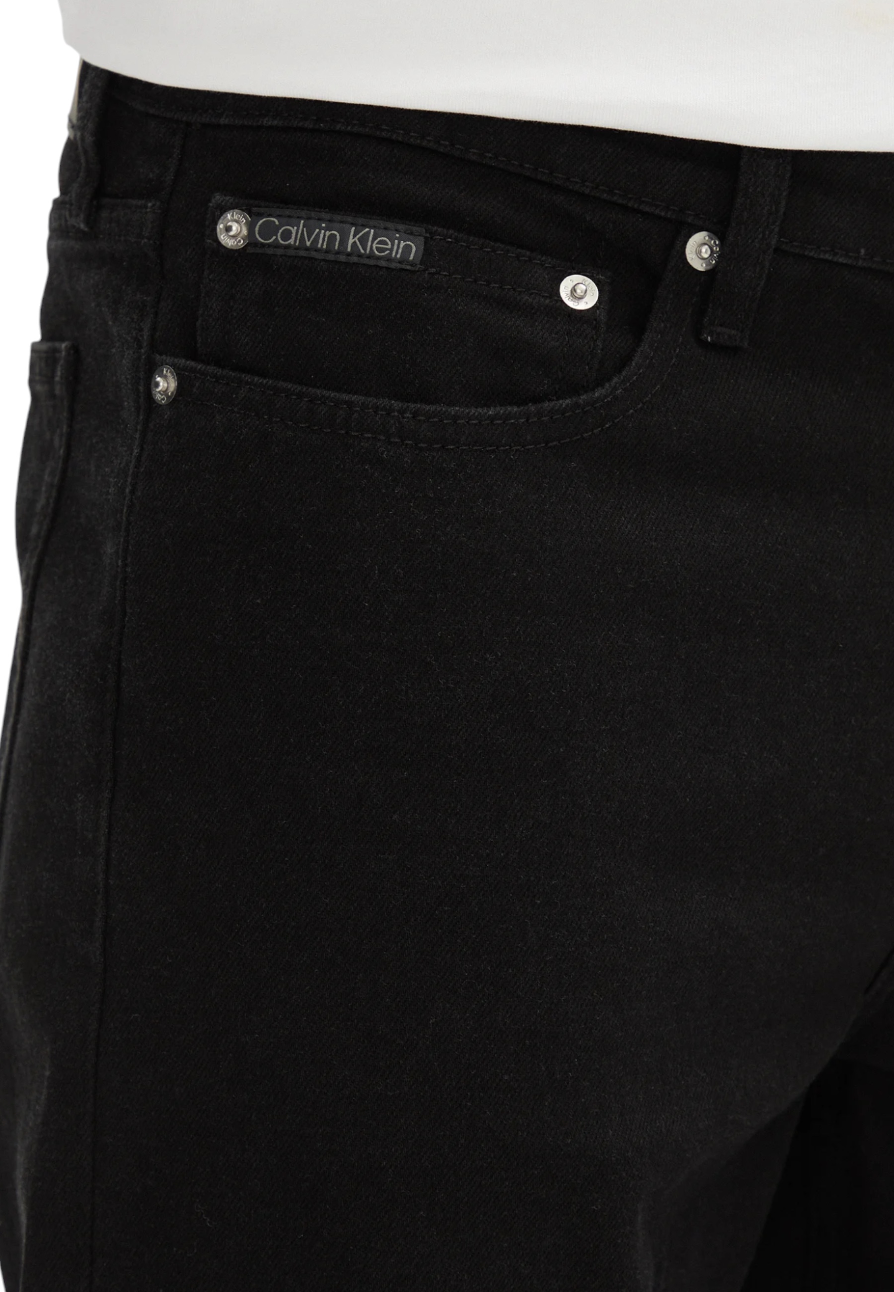 Calvin Klein Jeans Shorts 4