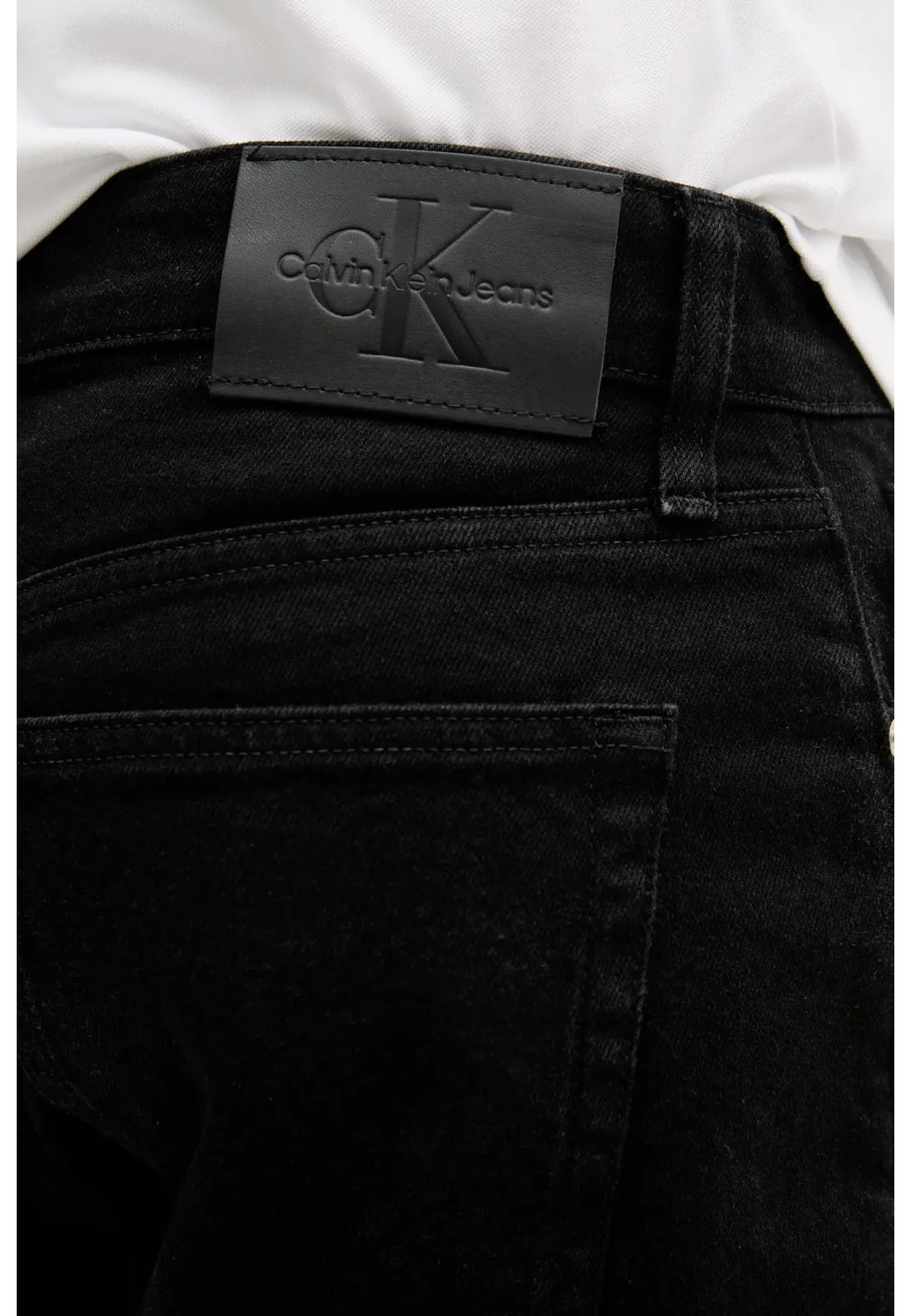 Calvin Klein Jeans Shorts 4
