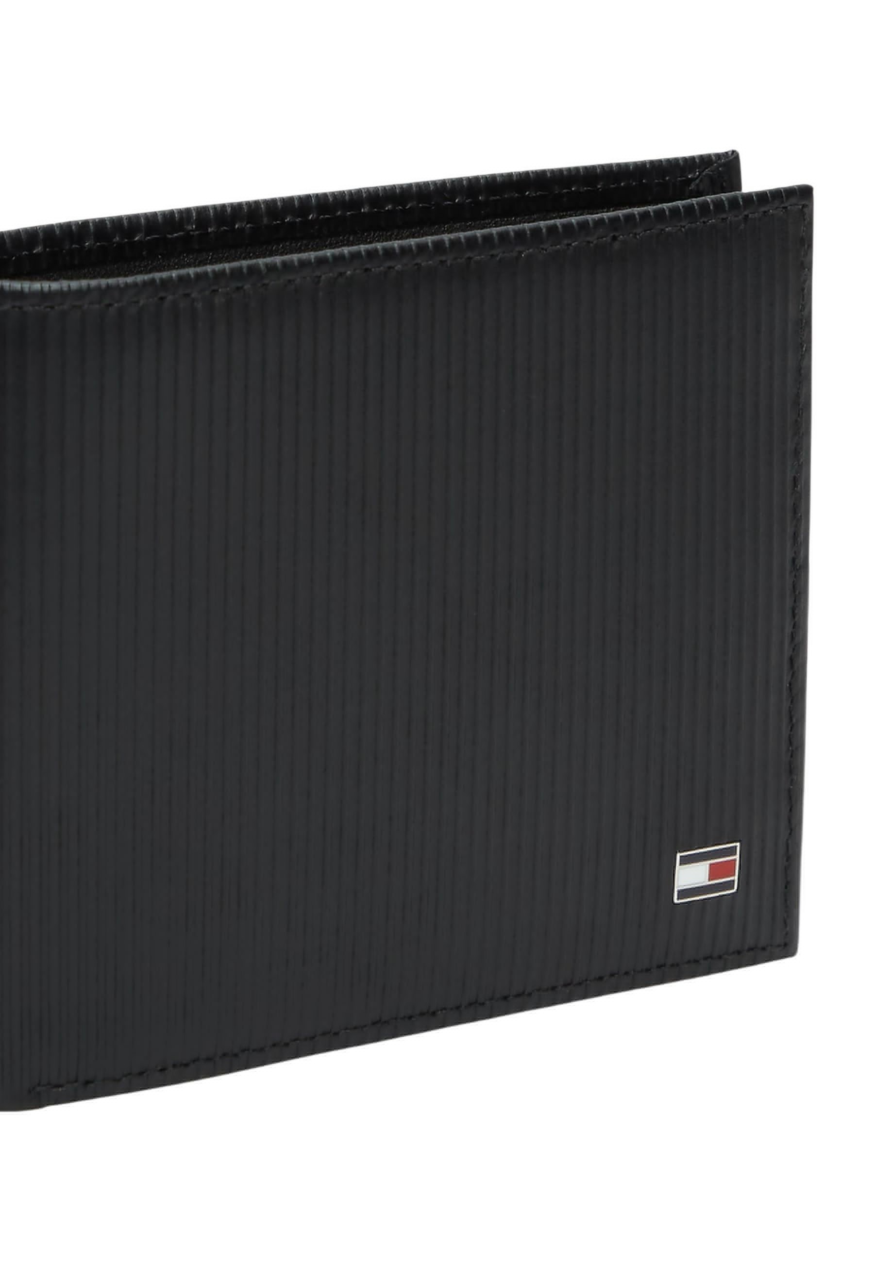 Tommy Hilfiger Men Wallet