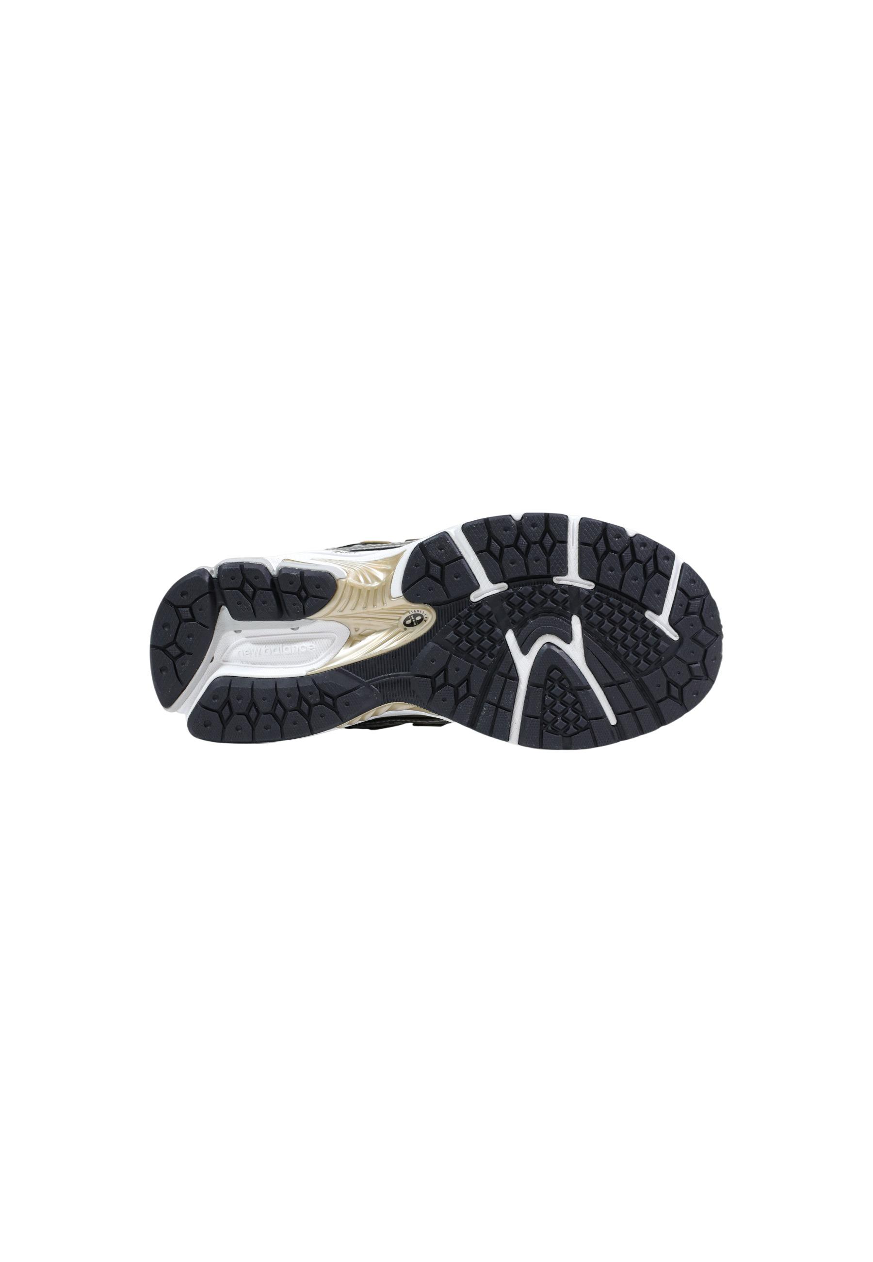 New Balance Women Sneakers