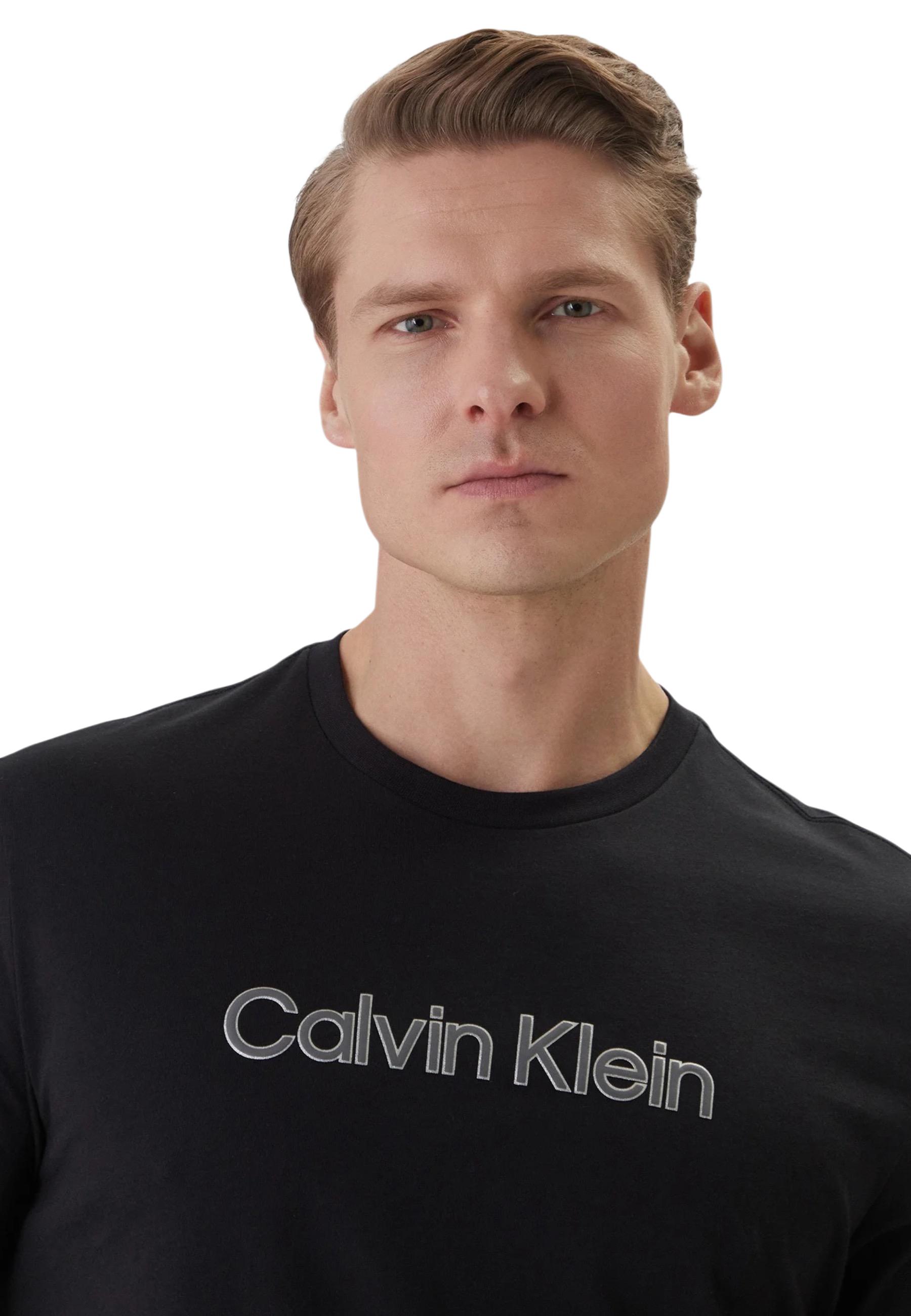 Calvin Klein T-Shirt 8