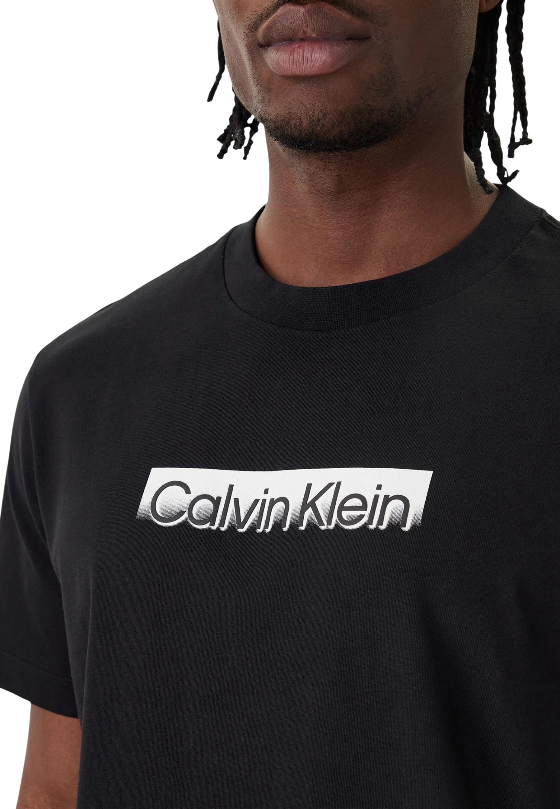 Calvin Klein T-Shirt 4