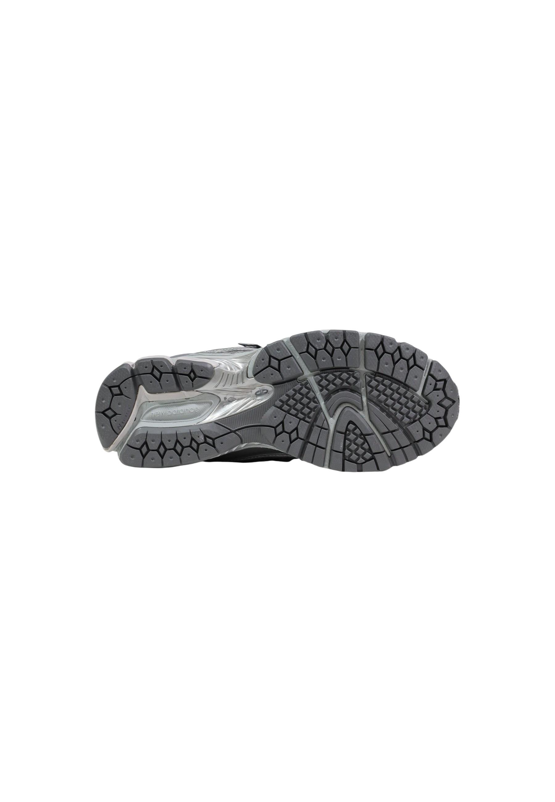 New Balance Men Sneakers