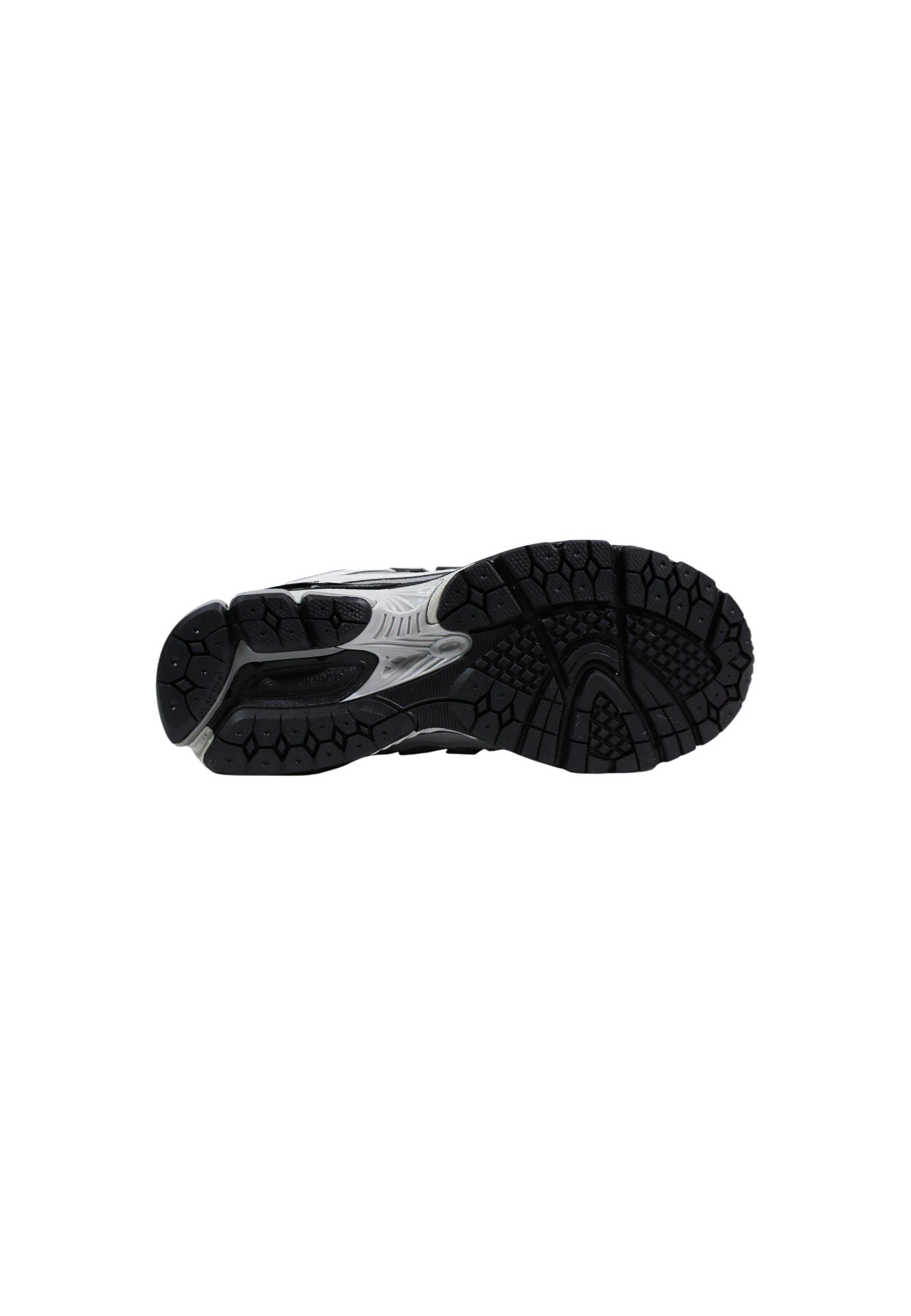 New Balance Women Sneakers