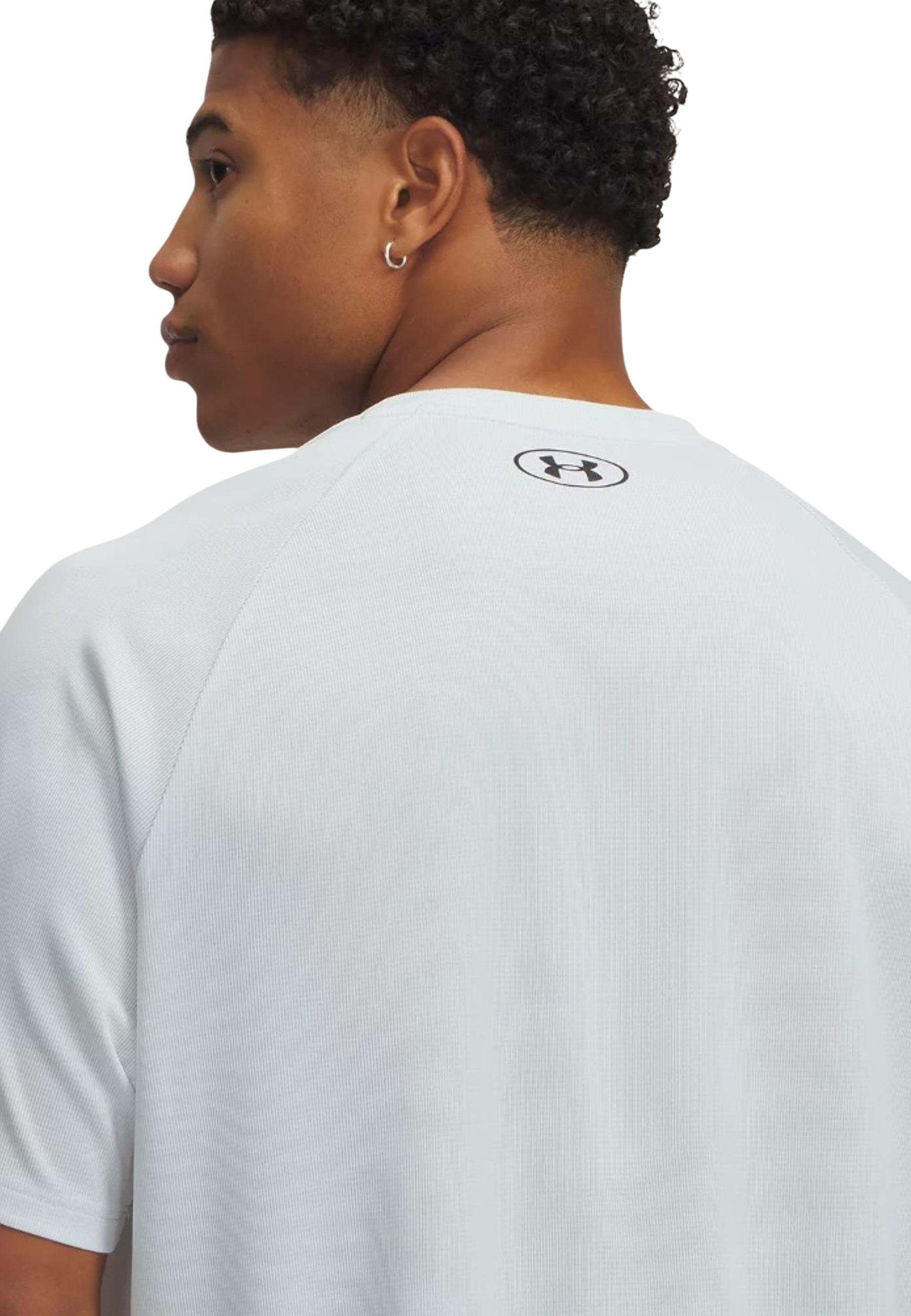 Under Armour Men T-Shirt