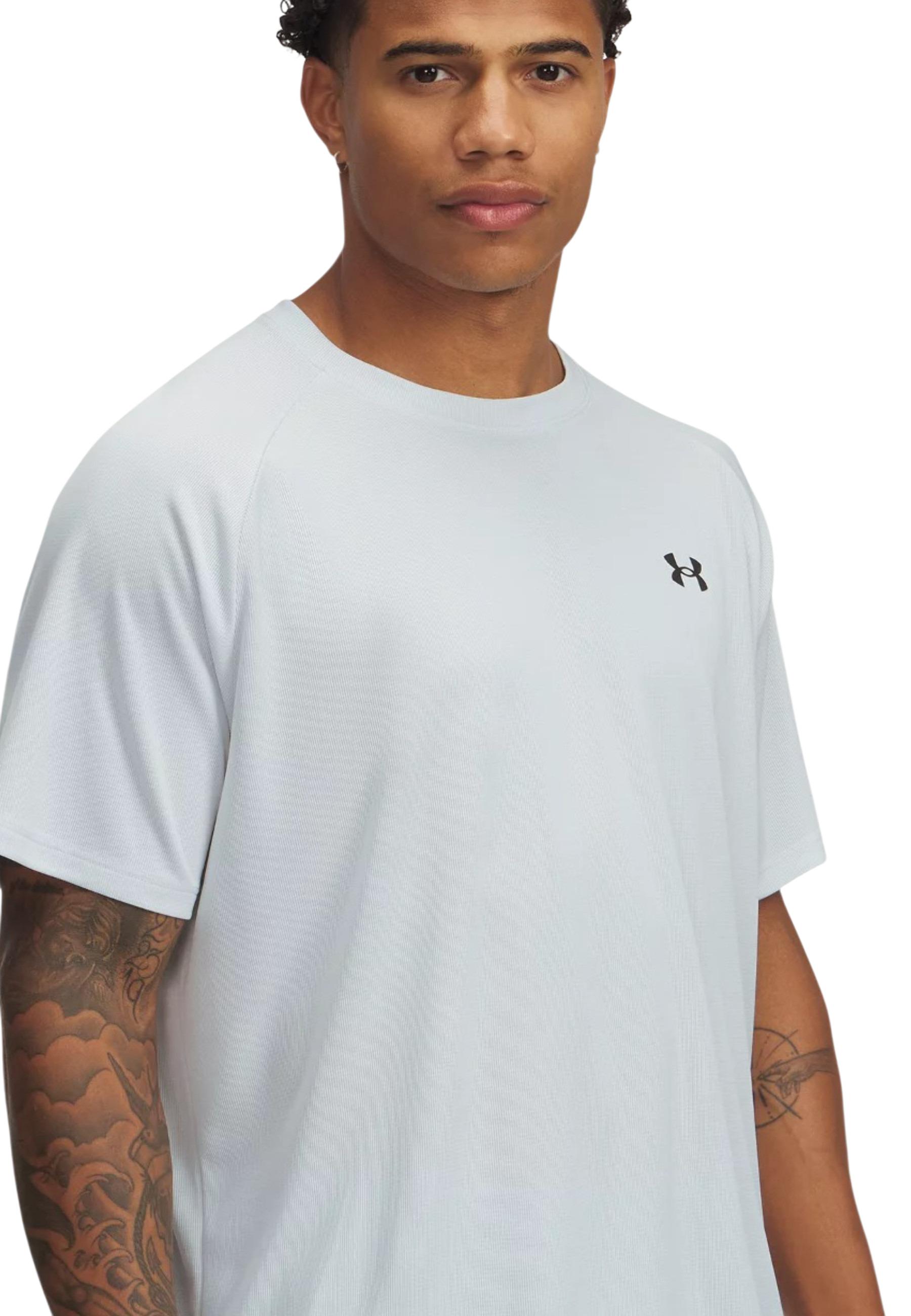 Under Armour Men T-Shirt