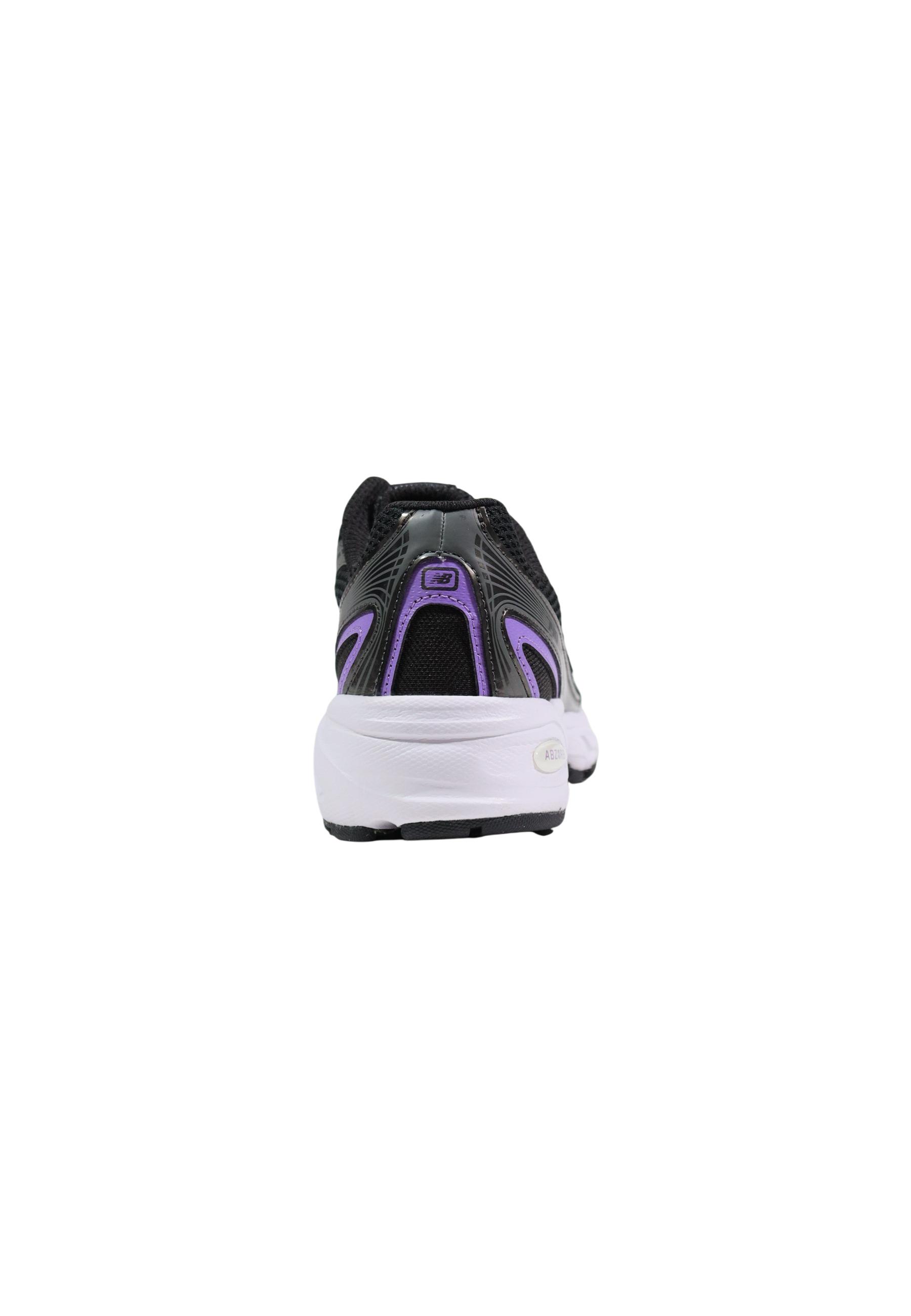 New Balance Women Sneakers