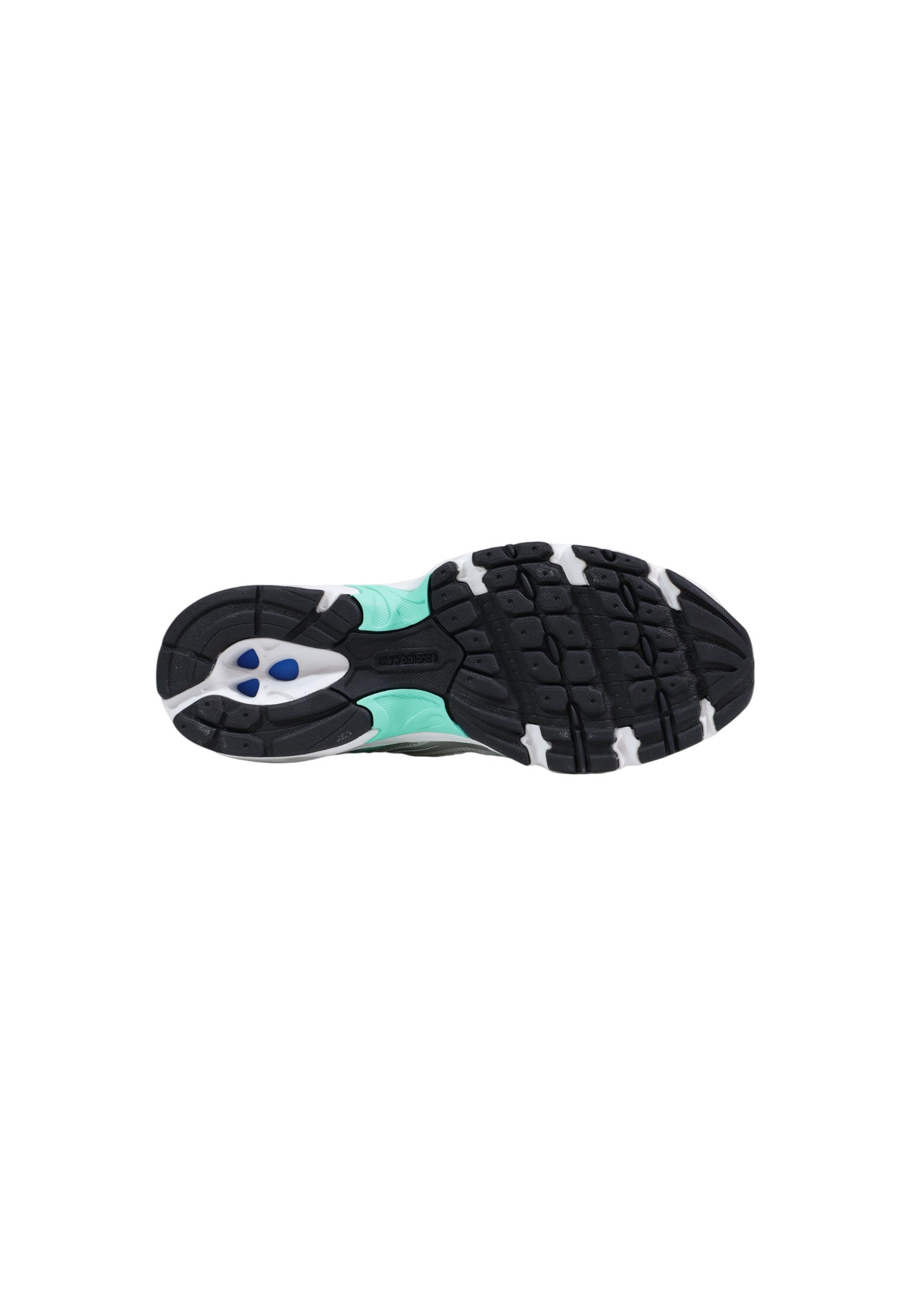 New Balance Women Sneakers
