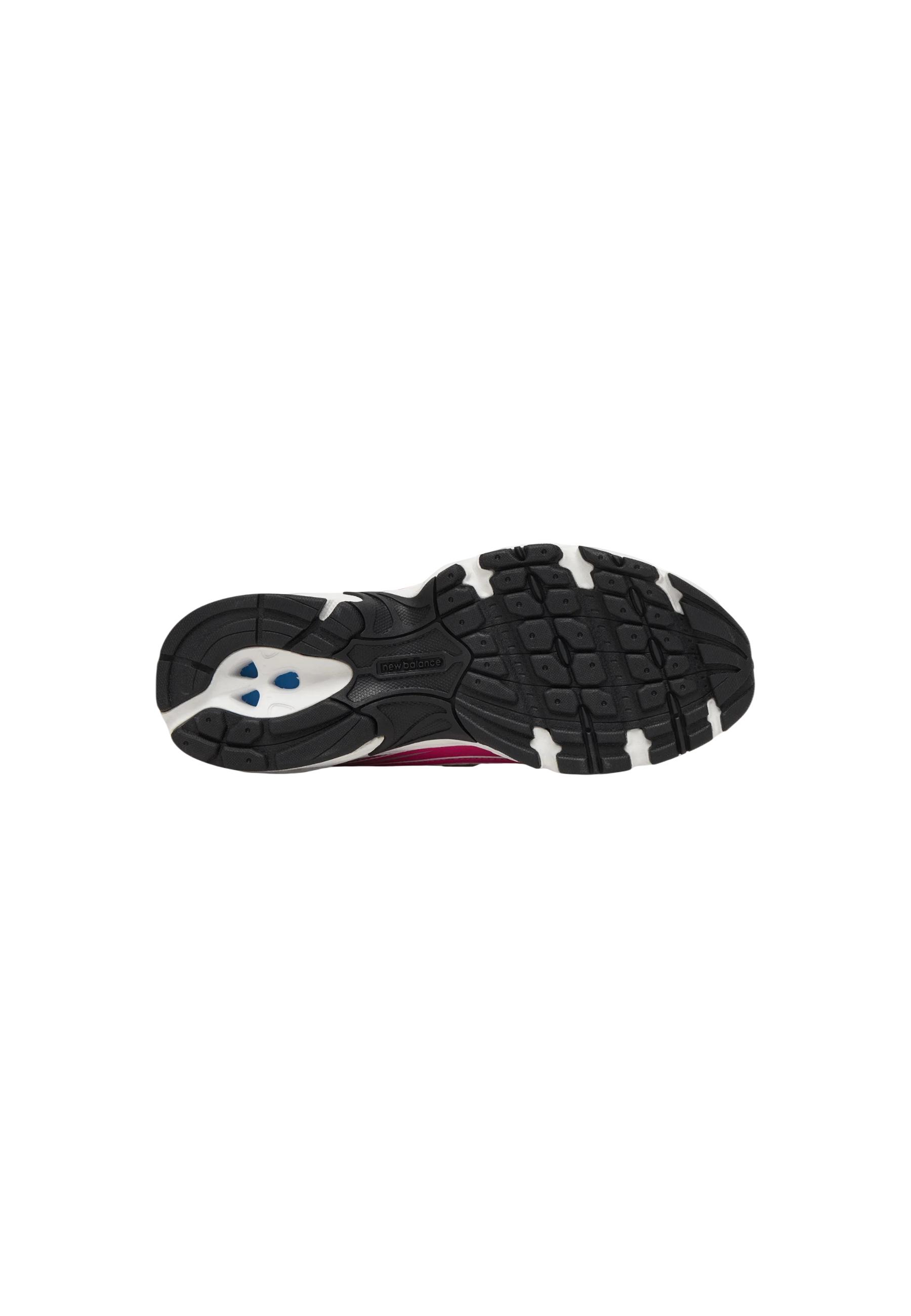 New Balance Women Sneakers