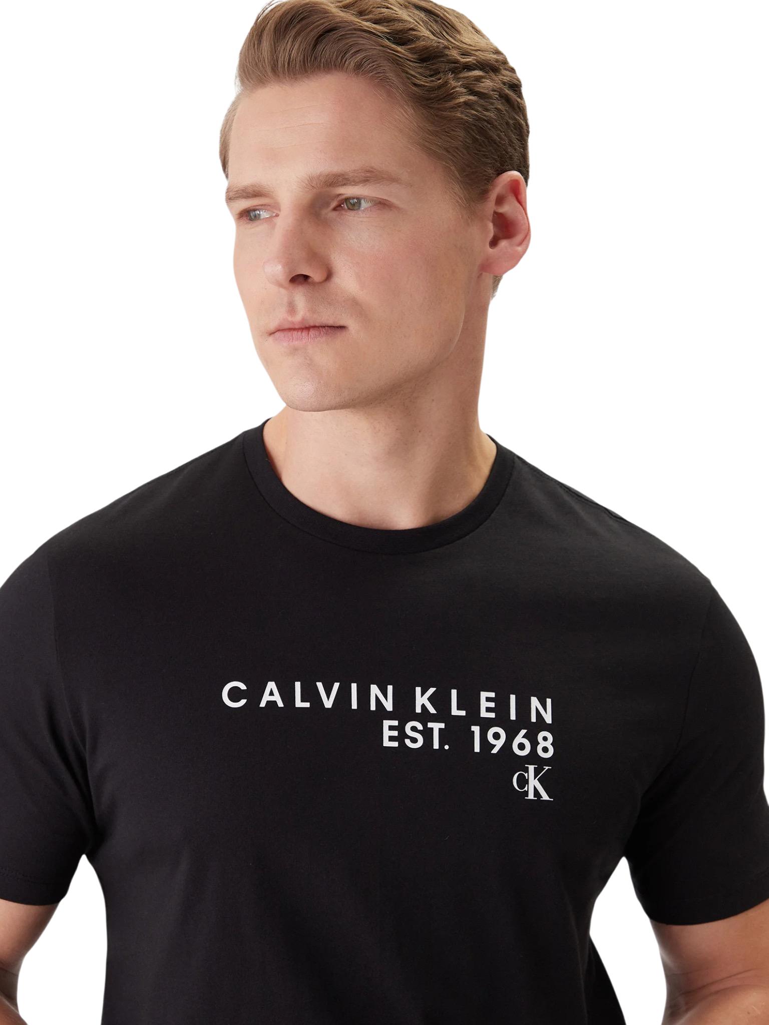 Calvin Klein Men T-Shirt