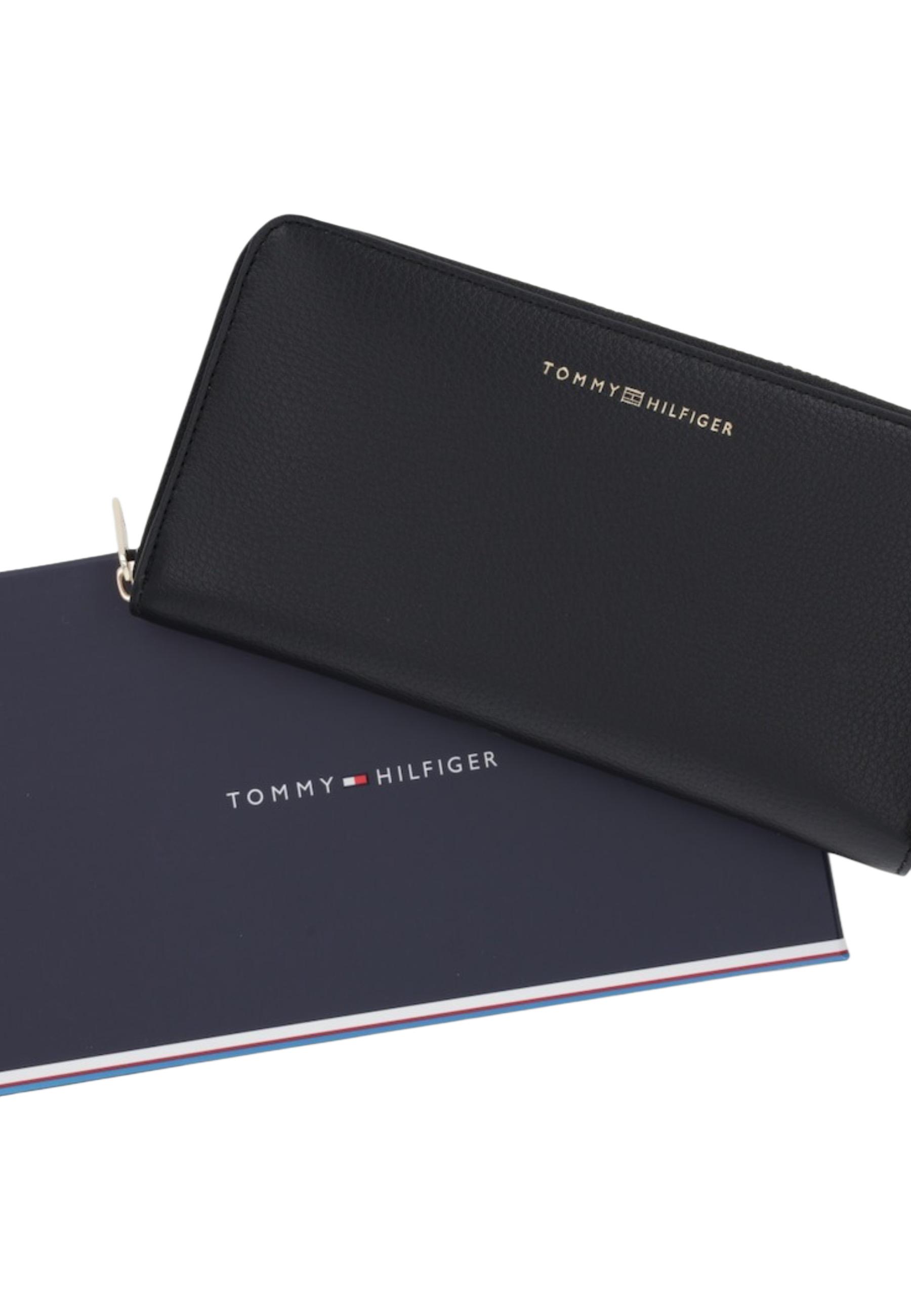 Tommy Hilfiger  Women Wallet