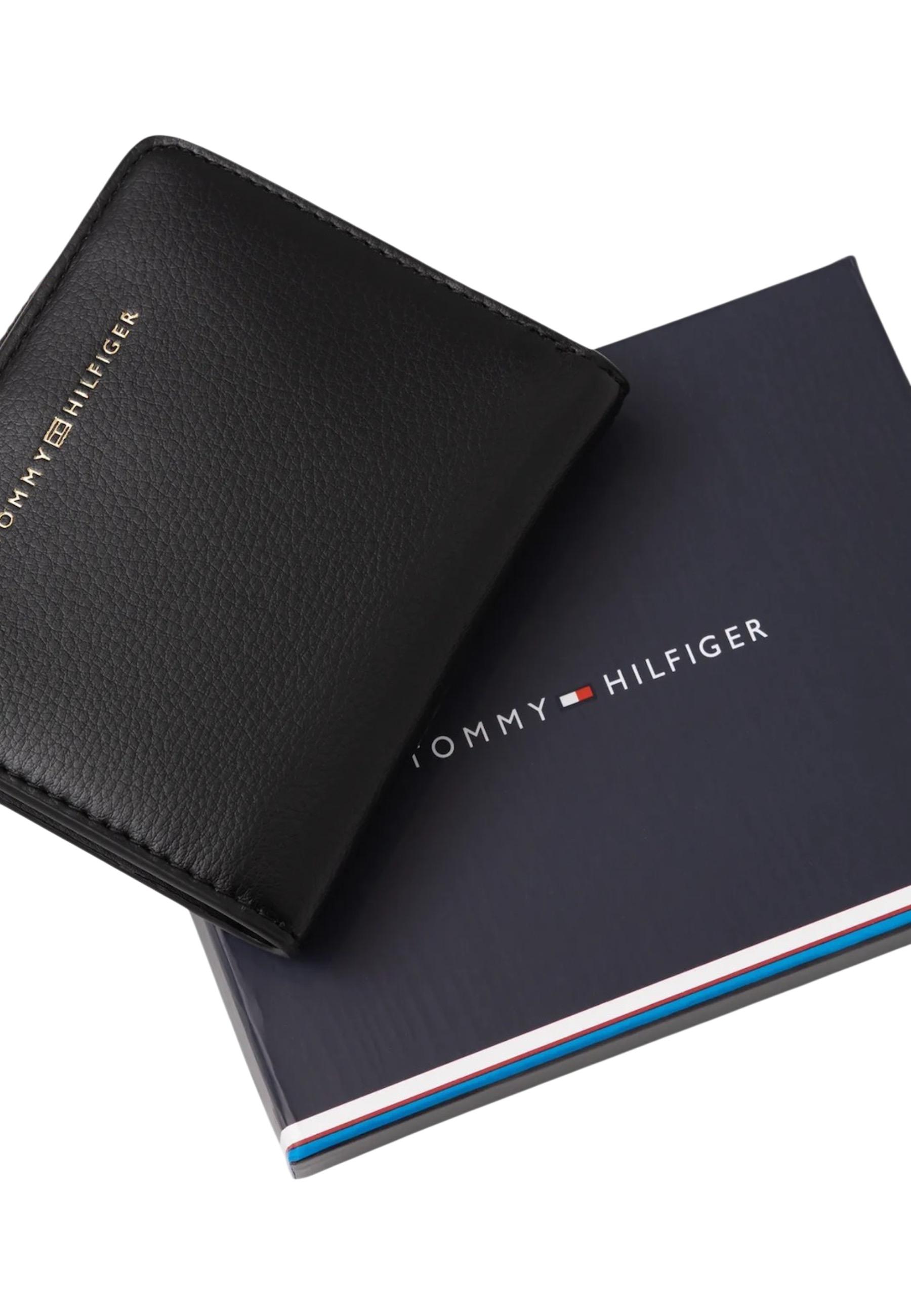 Tommy Hilfiger  Women Wallet