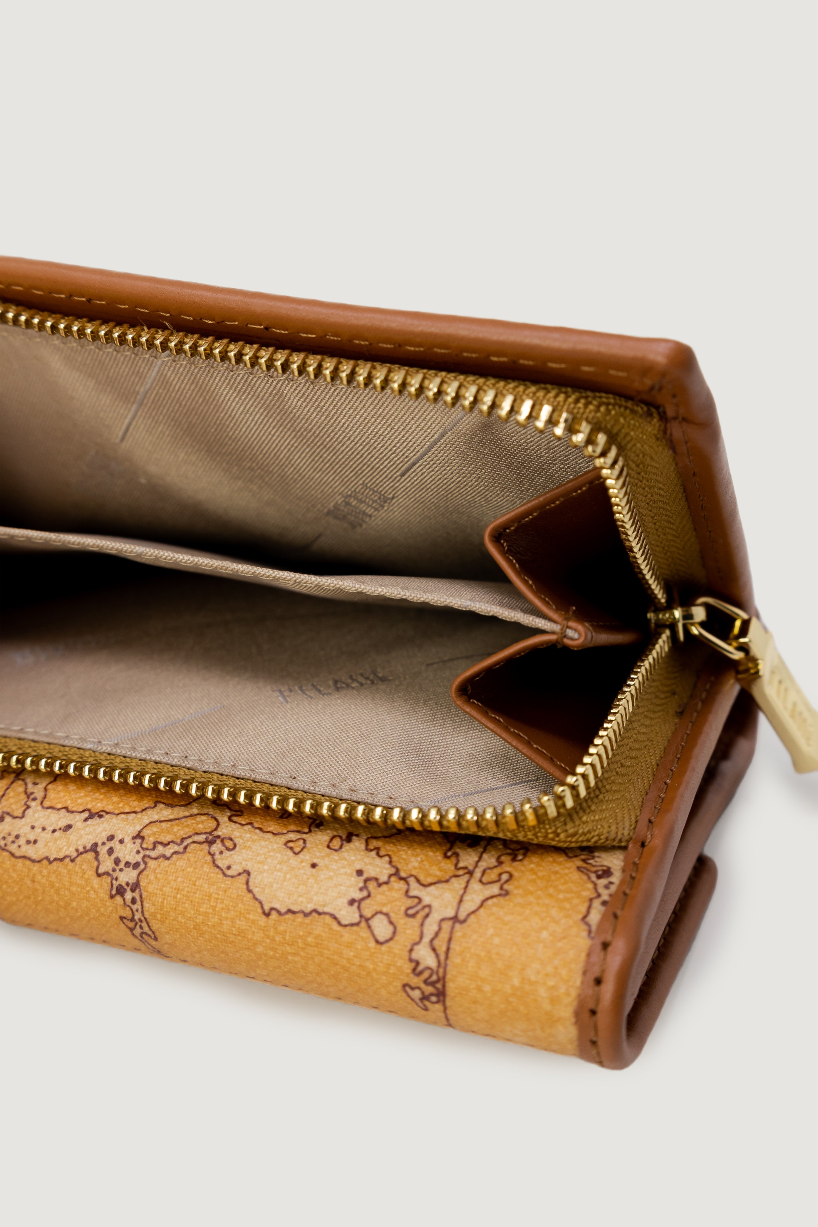 Alviero Martini Prima Classe Wallet 4