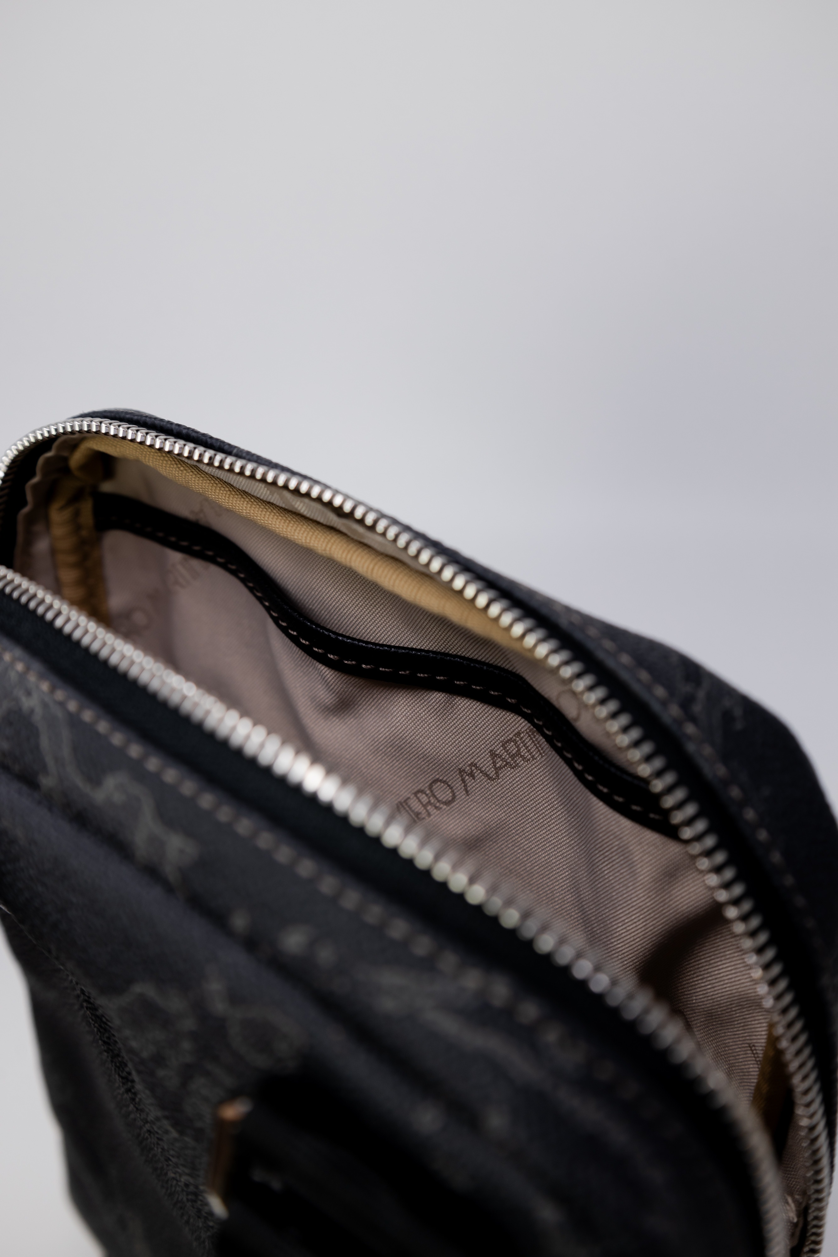 Alviero Martini Prima Classe Bag 3
