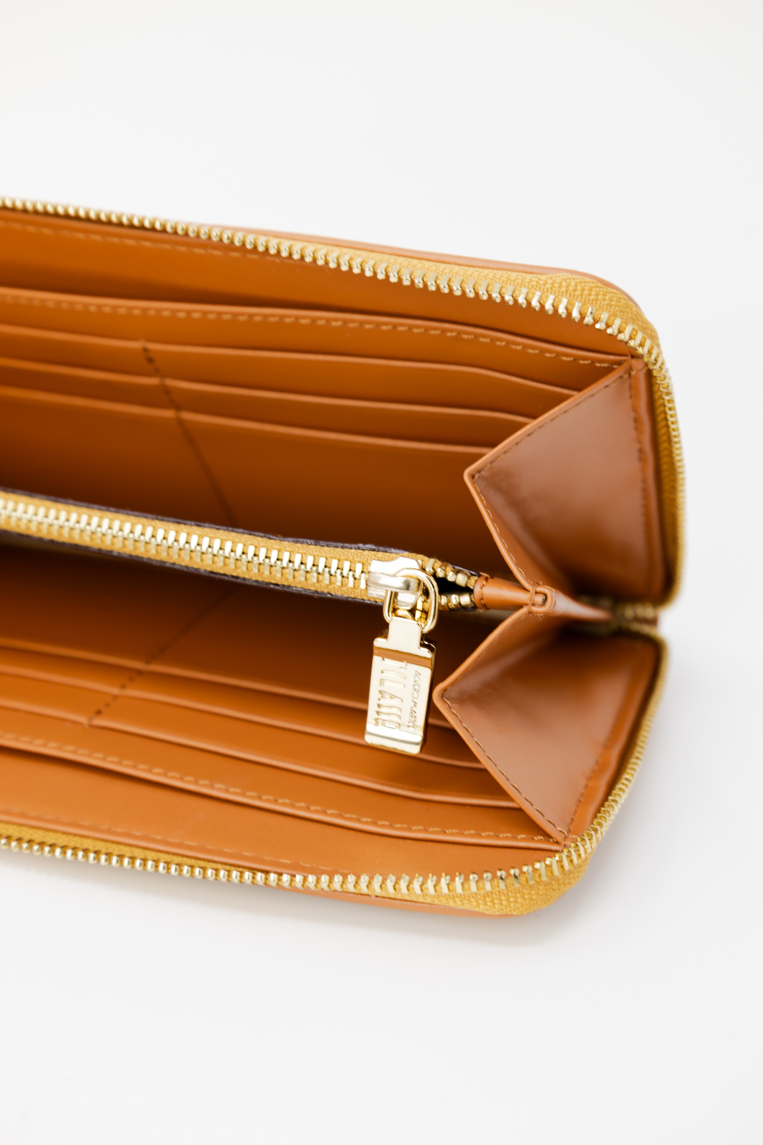 Alviero Martini Prima Classe Wallet 5