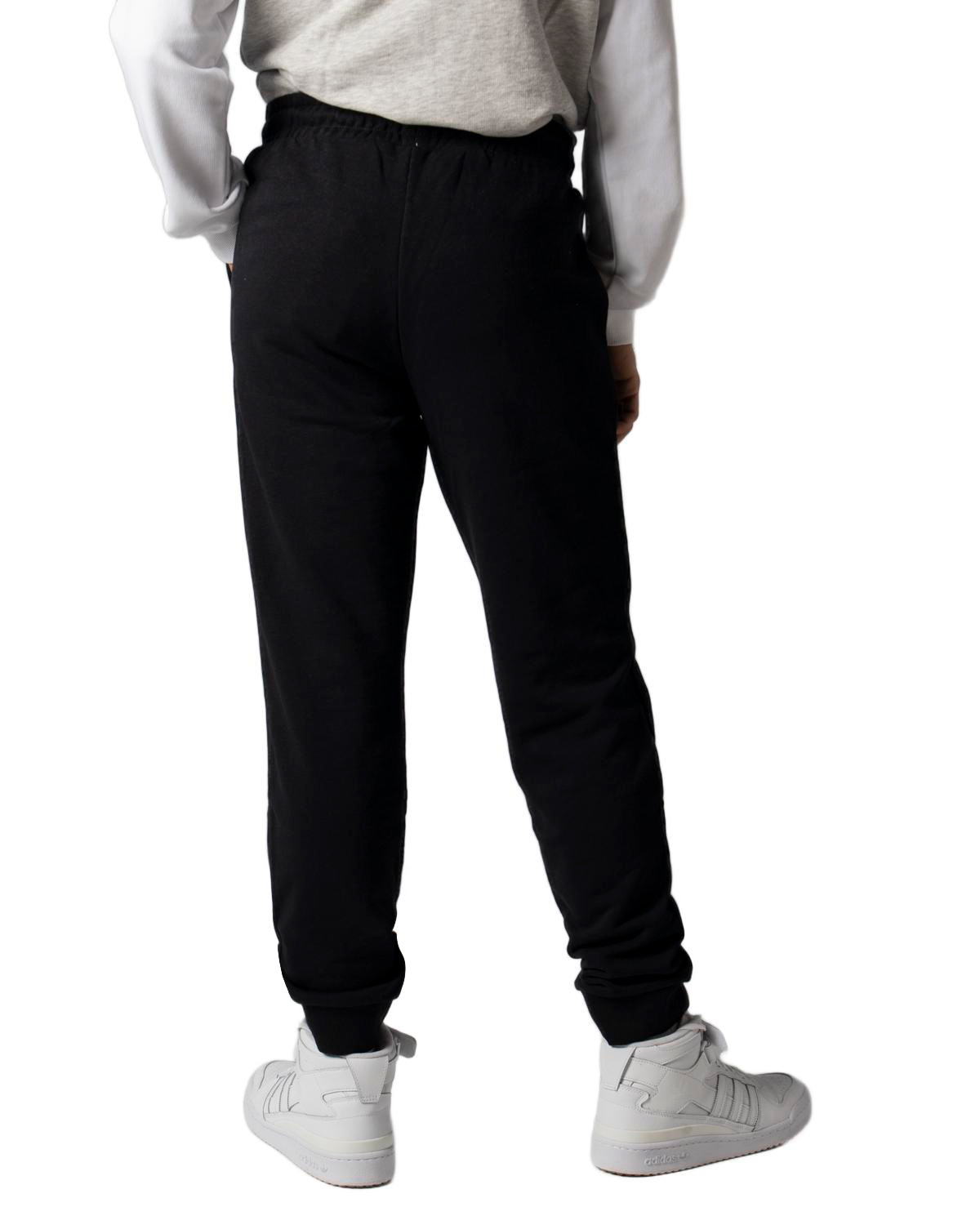 pantalones hombre FILA negro GN570 - ZOOODE.COM